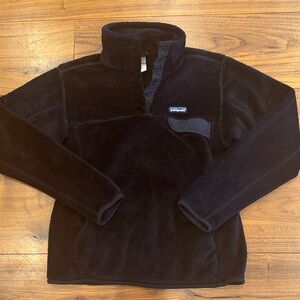 Patagonia fleece snap neck pullover. Great condition but one small burn.
